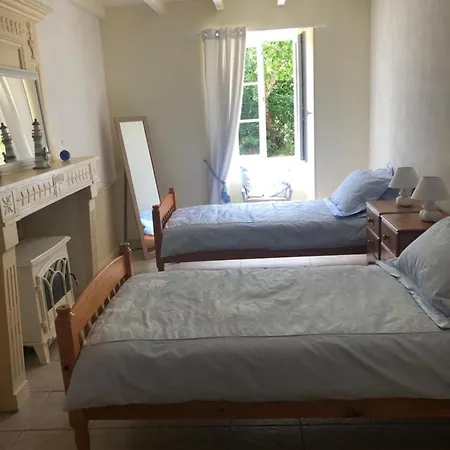 Impeccable 2-bed House In Feriehus