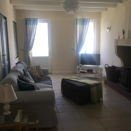 Feriehus Impeccable 2-bed House In